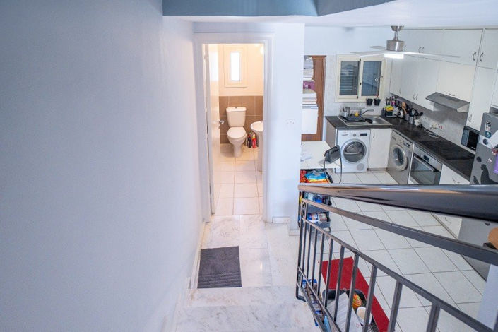 Image No.9-2 Bed Townhouse for sale