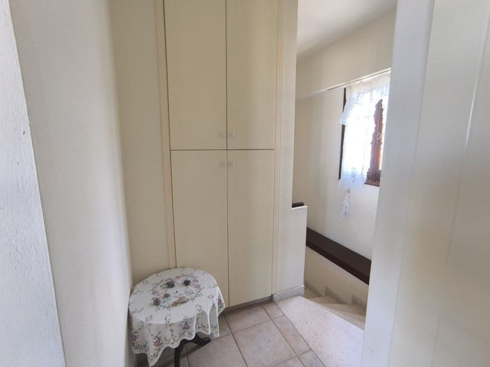 Image No.12-2 Bed House for sale