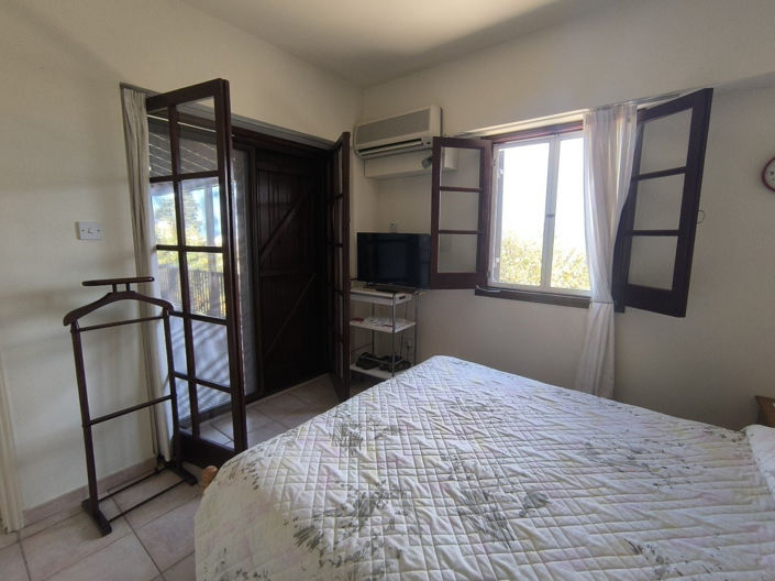 Image No.17-2 Bed House for sale