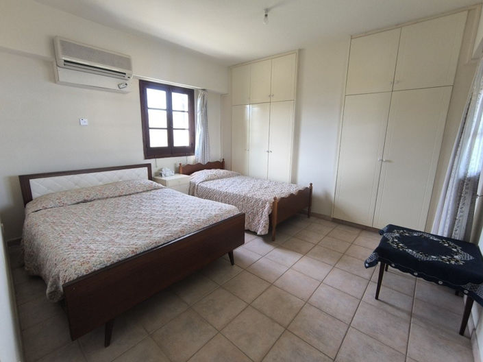 Image No.18-2 Bed House for sale