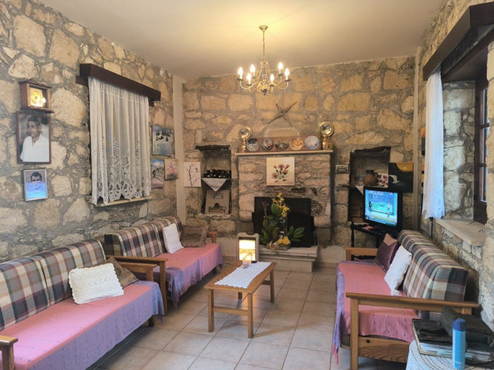 Image No.5-2 Bed House for sale