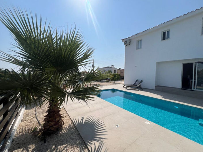 Image No.17-3 Bed Villa for sale