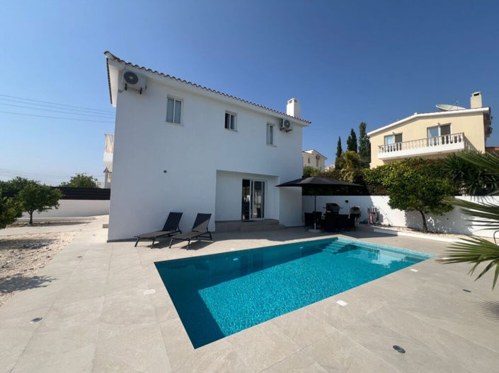 Image No.18-3 Bed Villa for sale