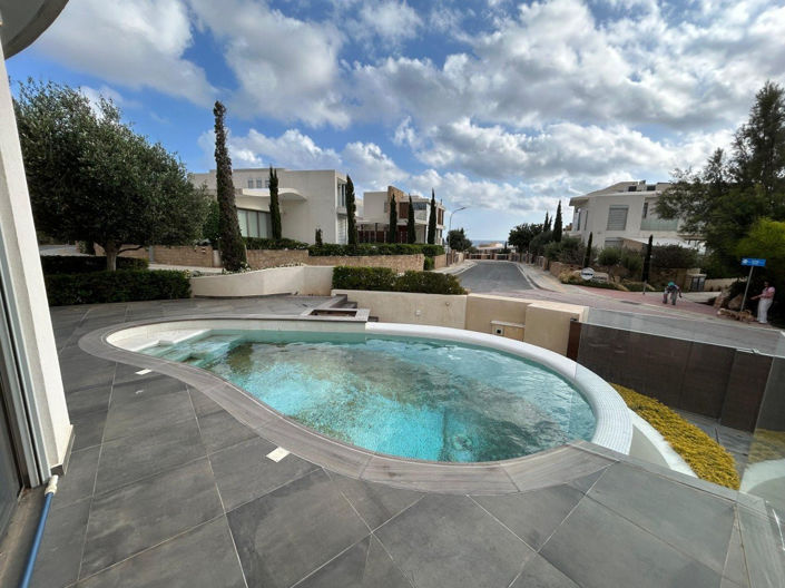 Image No.16-Propriété de 3 chambres à vendre à Chlorakas