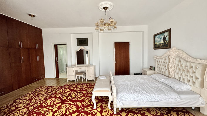 Image No.12-6 Bed Villa for sale