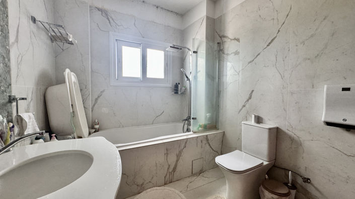 Image No.38-6 Bed Villa for sale