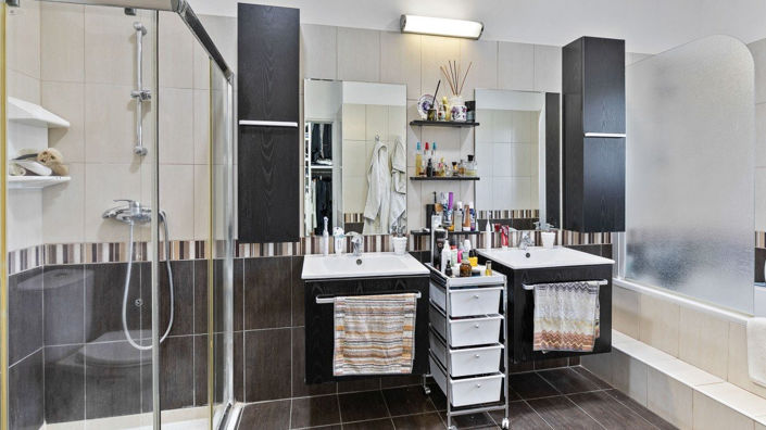 Image No.20-6 Bed Villa for sale