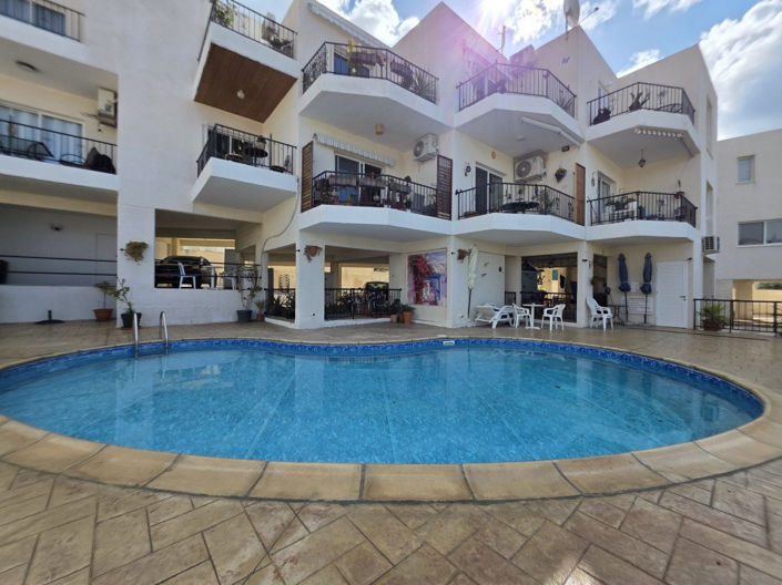 Image No.4-Maison de ville de 2 chambres à vendre à Peyia