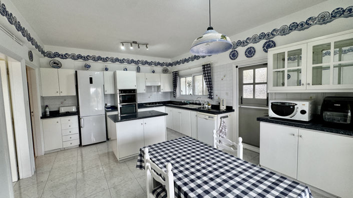 Image No.3-5 Bed Villa for sale