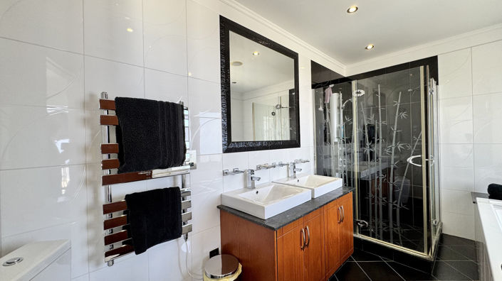 Image No.24-5 Bed Villa for sale