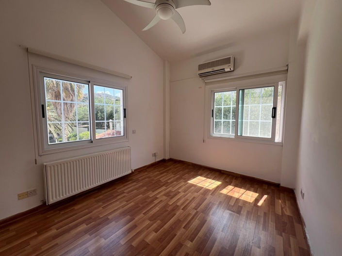 Image No.18-Villa de 5 chambres à vendre à Kissonerga