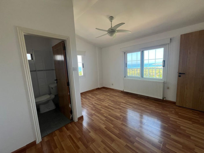 Image No.20-Villa de 5 chambres à vendre à Kissonerga