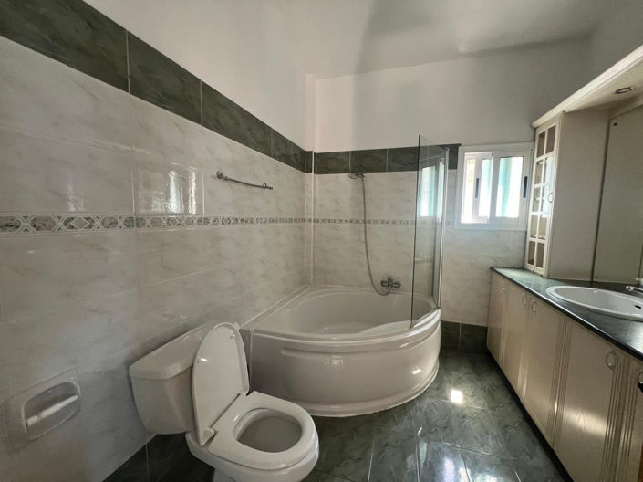 Image No.26-Villa de 5 chambres à vendre à Kissonerga