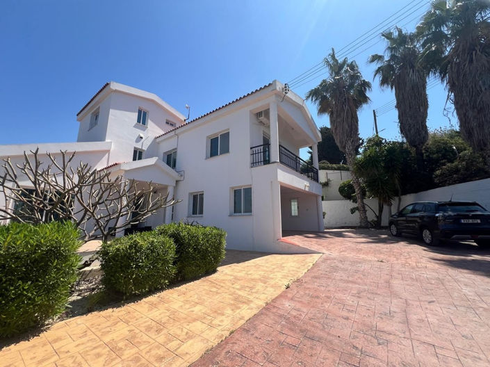 Image No.35-Villa de 5 chambres à vendre à Kissonerga