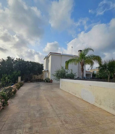 Image No.2-3 Bed Villa for sale