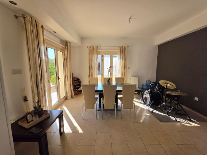 Image No.4-3 Bed Villa for sale