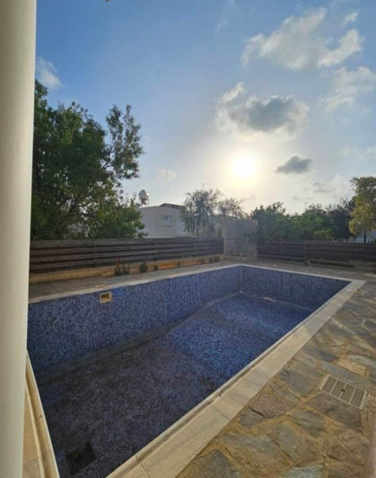 Image No.9-3 Bed Villa for sale