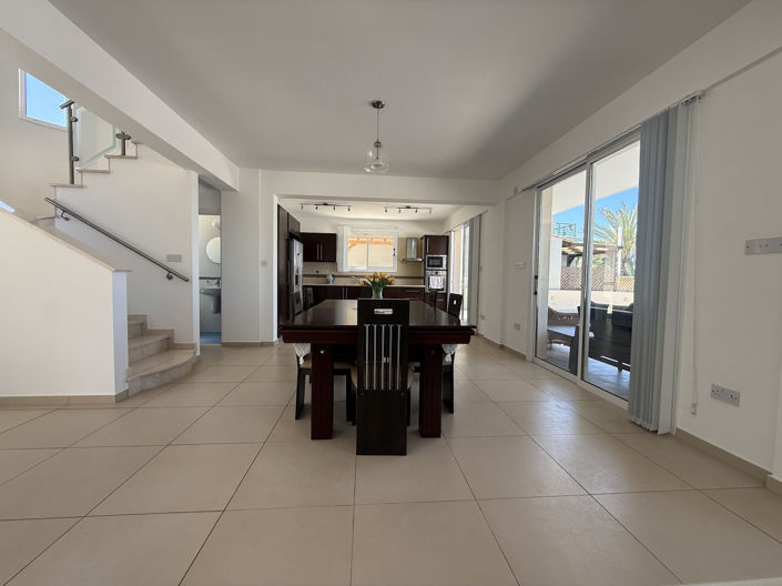 Image No.10-4 Bed Villa for sale