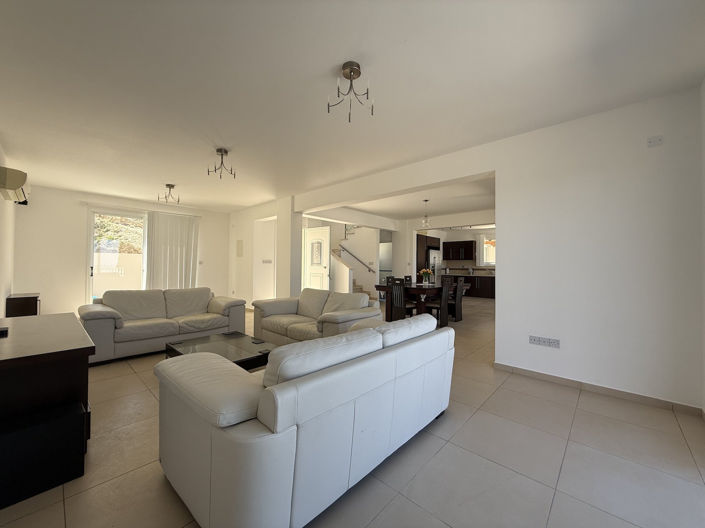 Image No.8-4 Bed Villa for sale