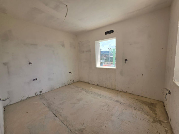 Image No.16-3 Bed House for sale