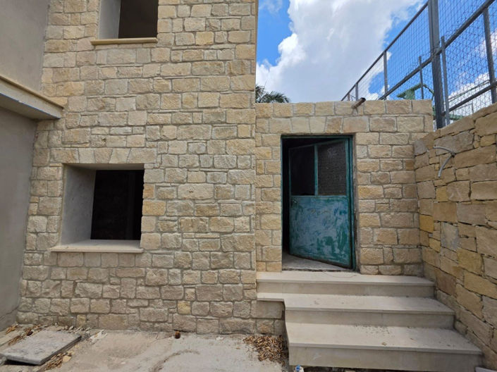 Image No.20-3 Bed House for sale