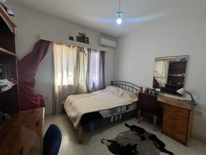 Image No.11-3 Bed House for sale