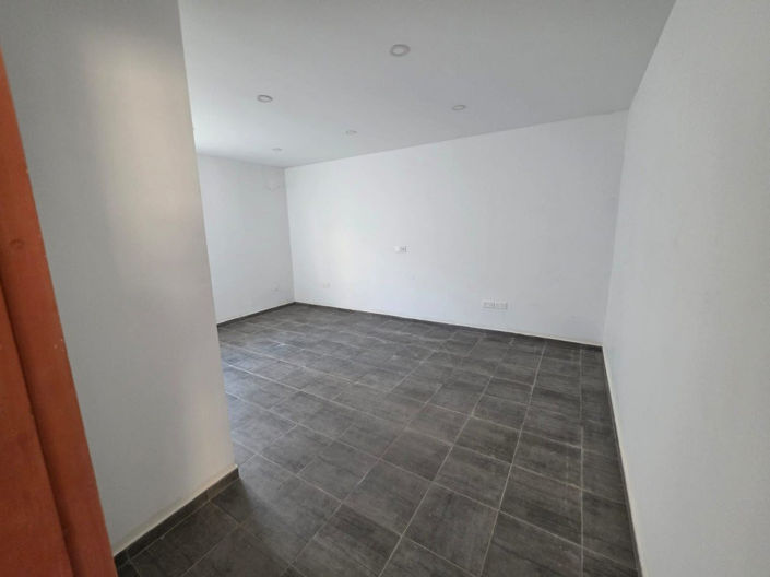 Image No.12-Propriété de 4 chambres à vendre à Peyia