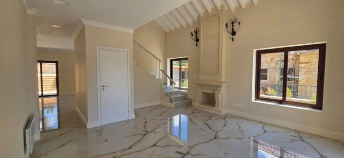 Image No.12-4 Bed House for sale