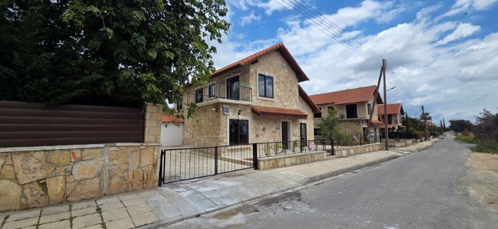 Image No.19-4 Bed House for sale