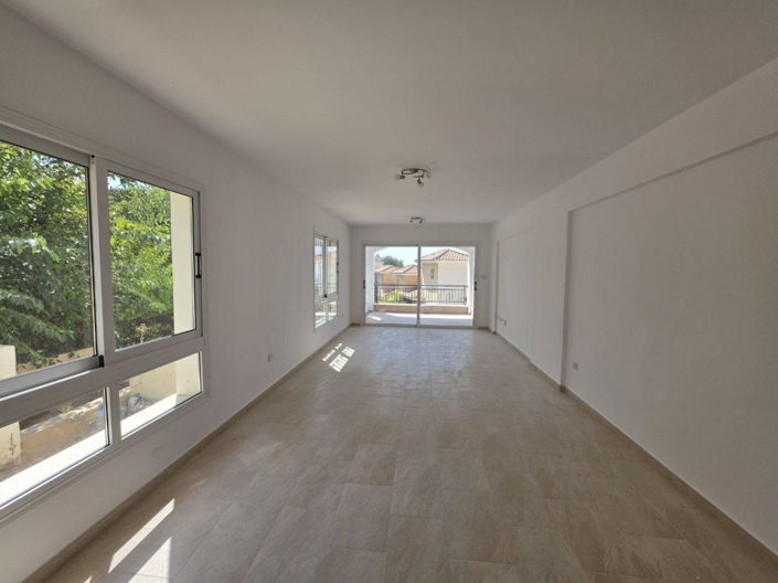 Image No.4-Appartement de 2 chambres à vendre à Peyia