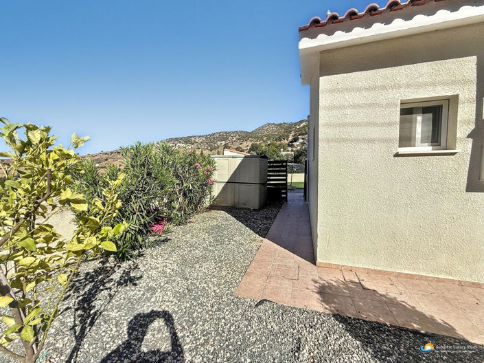 Image No.21-2 Bed Bungalow for sale