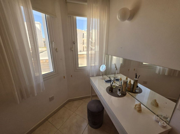 Image No.18-2 Bed Apartment for sale