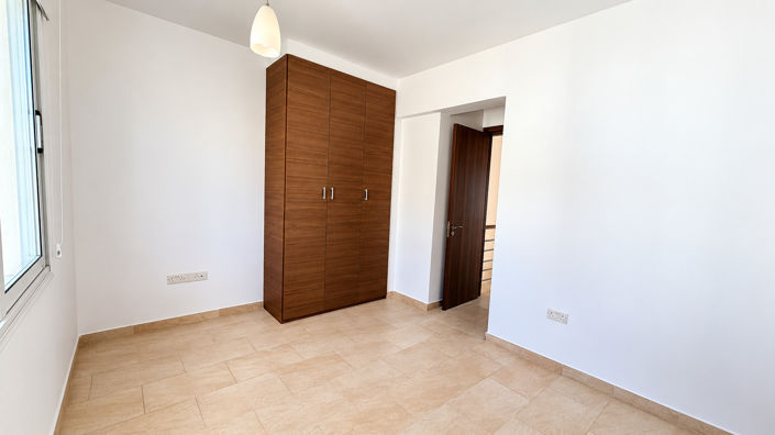 Image No.19-2 Bed Townhouse for sale