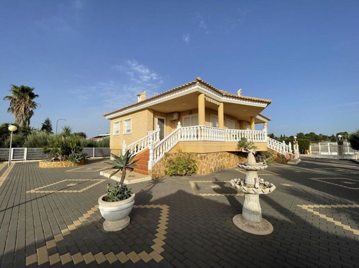 Image No.7-3 Bed Villa for sale