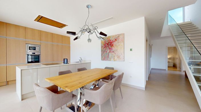 Image No.10-4 Bed Villa for sale