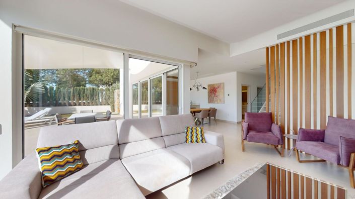 Image No.4-4 Bed Villa for sale