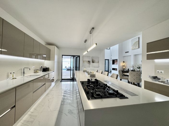 Image No.15-3 Bed Villa for sale