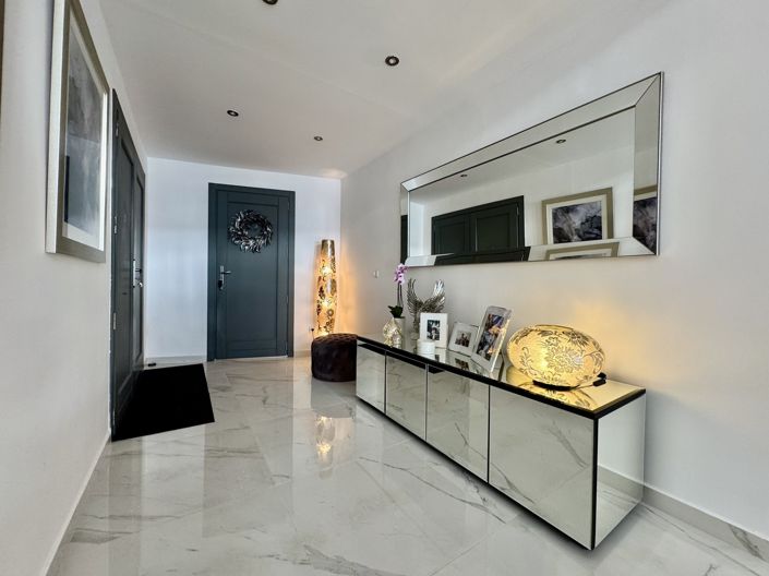 Image No.7-3 Bed Villa for sale