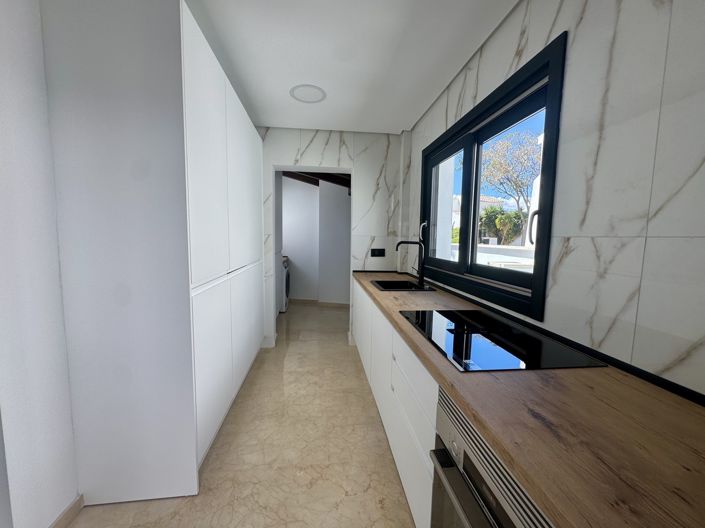 Image No.11-3 Bed Villa for sale