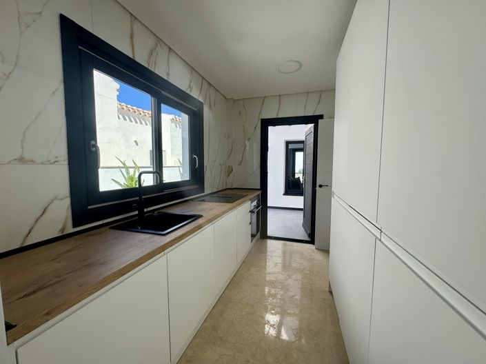 Image No.12-3 Bed Villa for sale