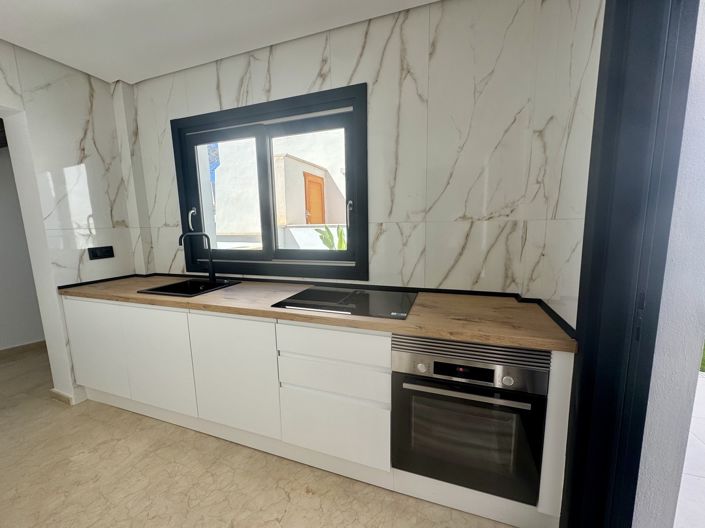 Image No.13-3 Bed Villa for sale