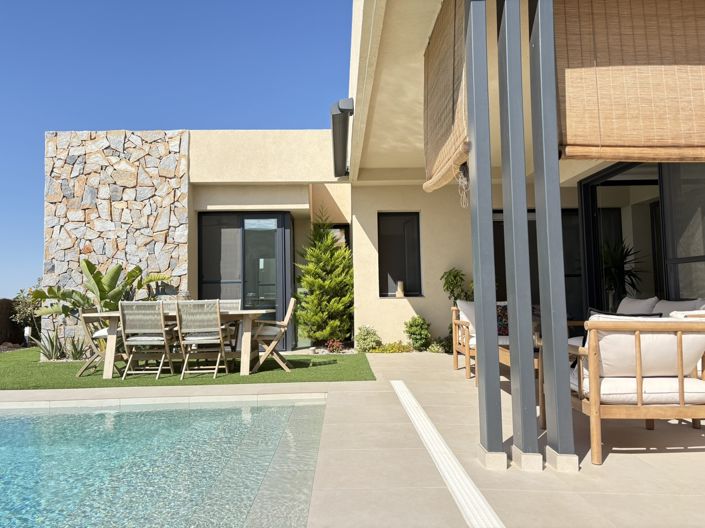 Image No.1-2 Bed Villa for sale