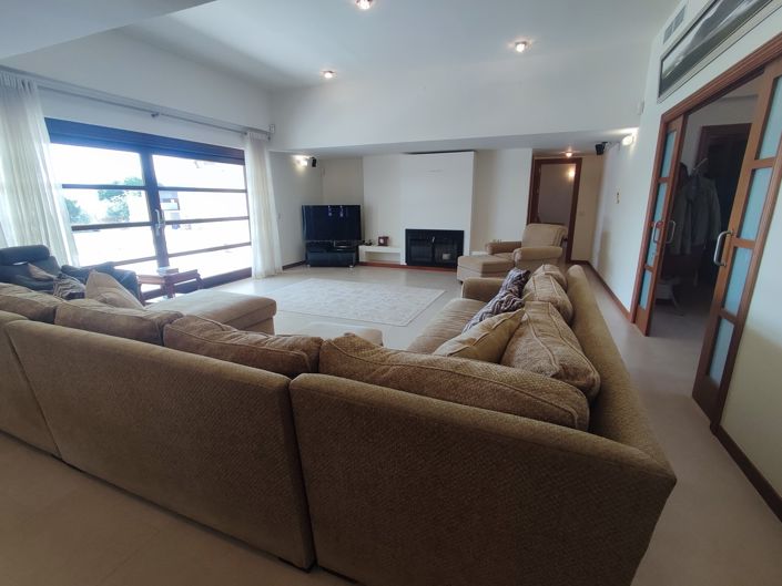 Image No.2-4 Bed Villa for sale