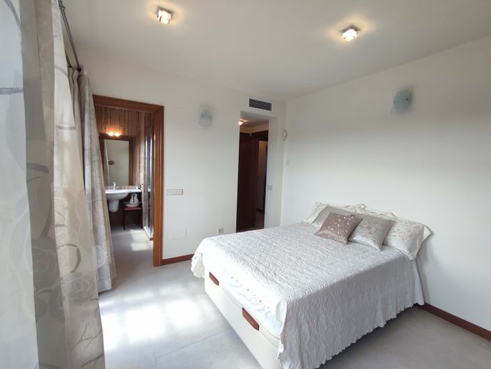 Image No.47-4 Bed Villa for sale