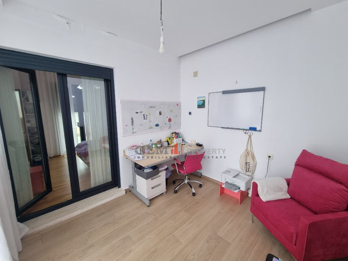 Image No.10-3 Bed Apartment for sale