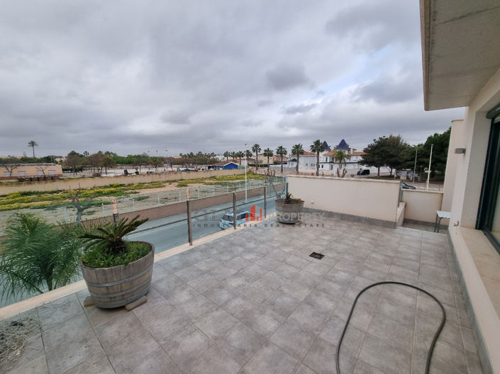 Image No.21-3 Bed Apartment for sale