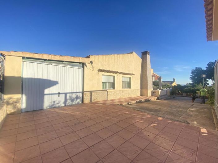 Image No.3-4 Bed Villa for sale