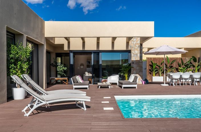 Image No.1-2 Bed Villa for sale