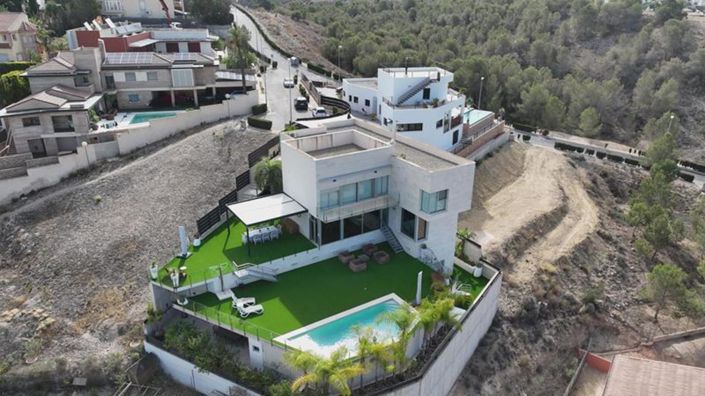 Image No.26-4 Bed Villa for sale