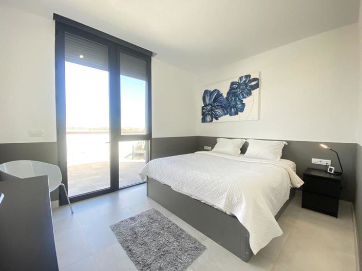 Image No.15-4 Bed Villa for sale